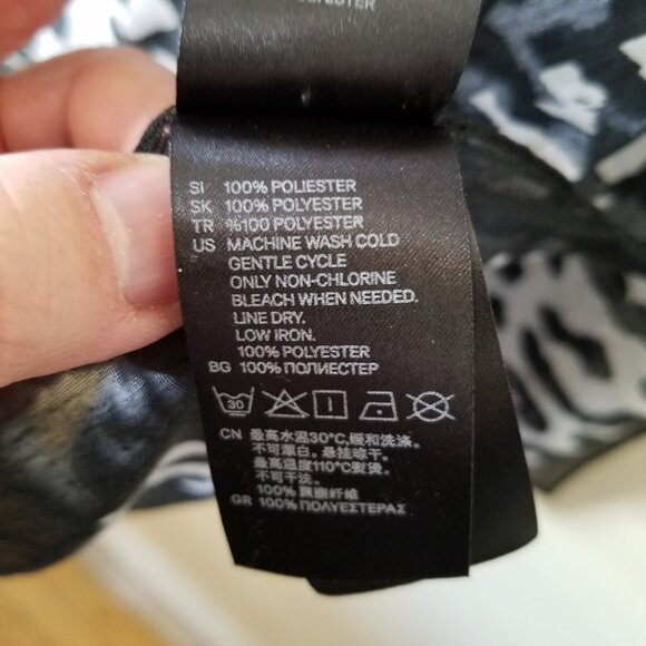 H & M Black and white leopard print sheer scarf - Picture 7 of 9